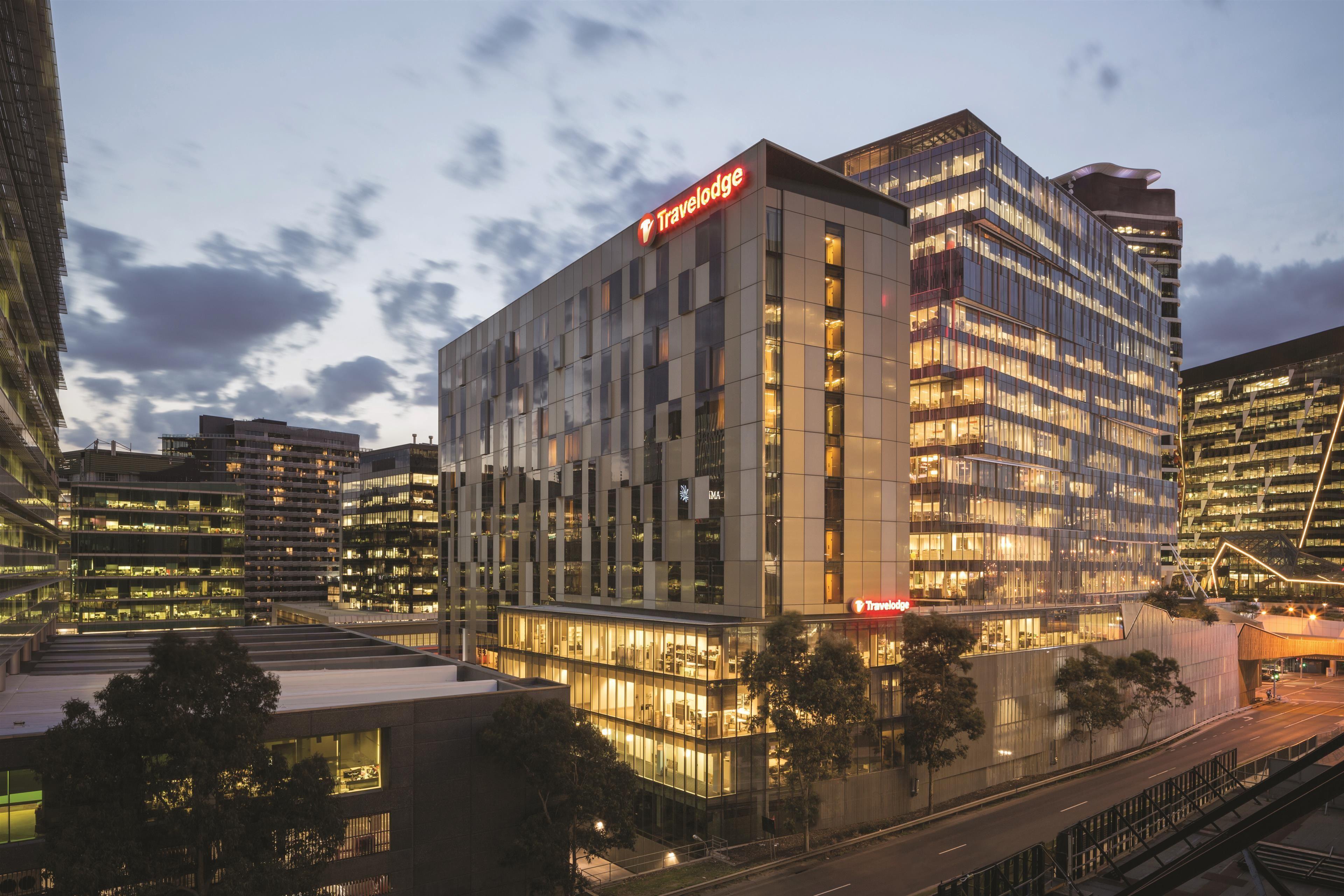 Travelodge Hotel Melbourne Docklands — Фото 1